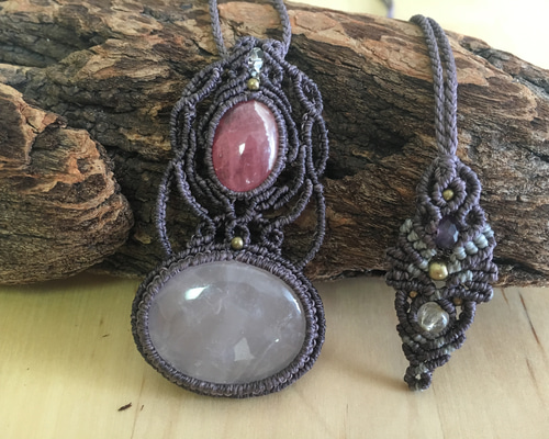 ローズクォーツとロードナイトのマクラメ編みネックレス☆ ネックレス