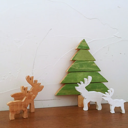 馴鹿兩隻狗從柏樹製成（同色兩隻狗設置大，小）木 第2張的照片