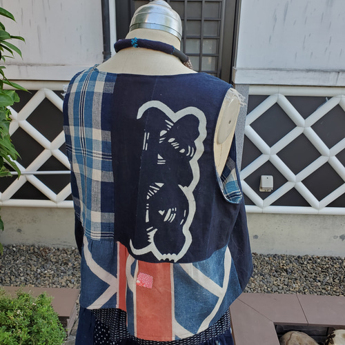 古布ベスト　着物リメイク 古布リメイク 藍染リバーシブルベスト 筒描き 型染 襤褸 刺し子