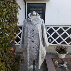着物リメイク　古布　手作り　白大島　コート 1枚目の画像