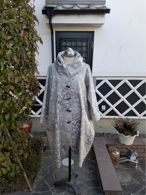 着物リメイク　古布　手作り　白大島　コート 1枚目の画像