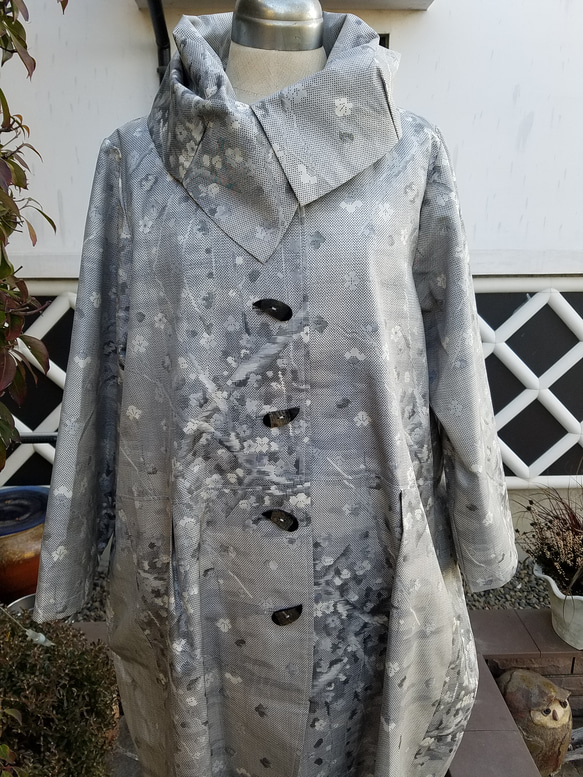 着物リメイク　古布　手作り　白大島　コート 4枚目の画像