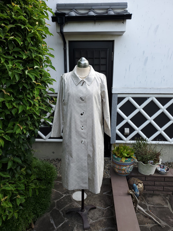 着物リメイク　ハンドメイド　白大島　コートドレス 1枚目の画像