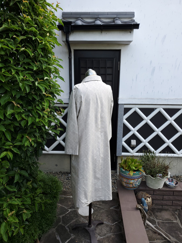 着物リメイク　ハンドメイド　白大島　コートドレス 9枚目の画像