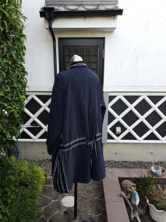 着物リメイク　ハンドメイド　綿　地厚の縞　後ろリボン上着 8枚目の画像