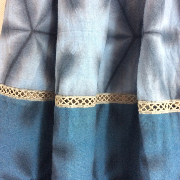 夏季靛藍染雪花擠褶裙無襯裡 第3張的照片