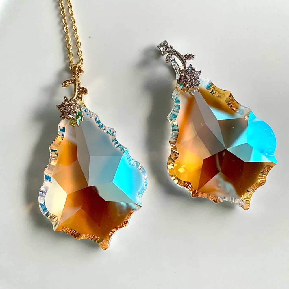 オーダー製作☆迫力の大きさ☆ペンデロークのスワロを身に纏う☆クリスタルブルーオーロラ