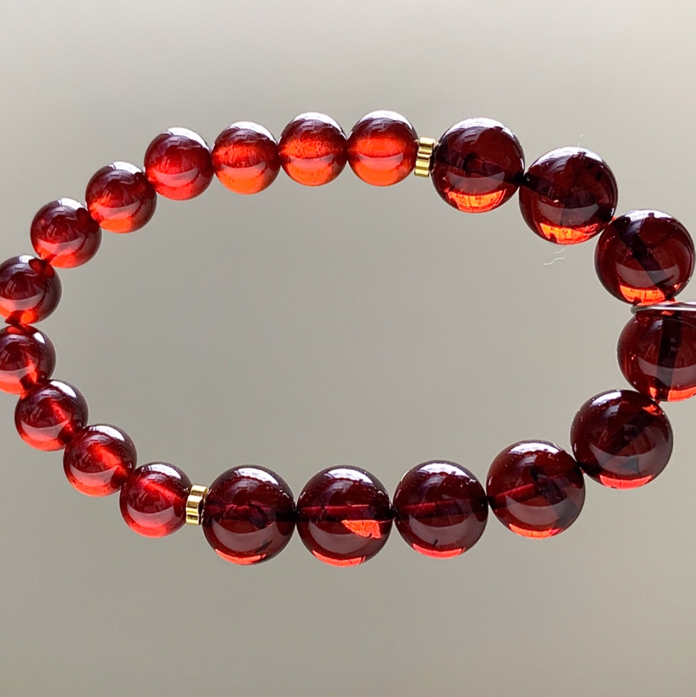 レッドアンバー琥珀とヘソナイトガーネットのブレスレット-A
