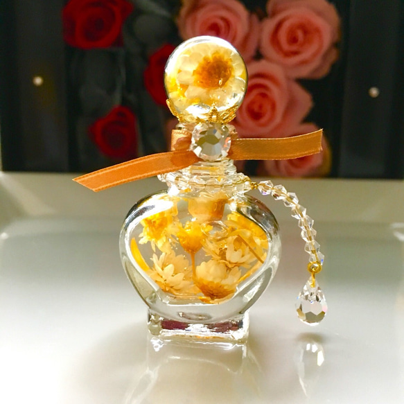 M様・お取り置き商品】一点物☆お花レジンの香水瓶型のオブジェ  
