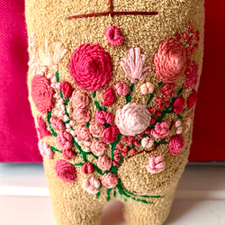 オーダー製作 ☆ピンクの花束をどうぞ☆のほほん 太っちょクマさんの縫いぐるみ☆ぶら下げタイプ 7枚目の画像