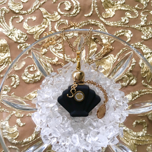 PARFUM No.15☆ブラックフロストの香水瓶のネックレス☆スワロフスキービーズ ライトコロラドトパーズ 4枚目の画像
