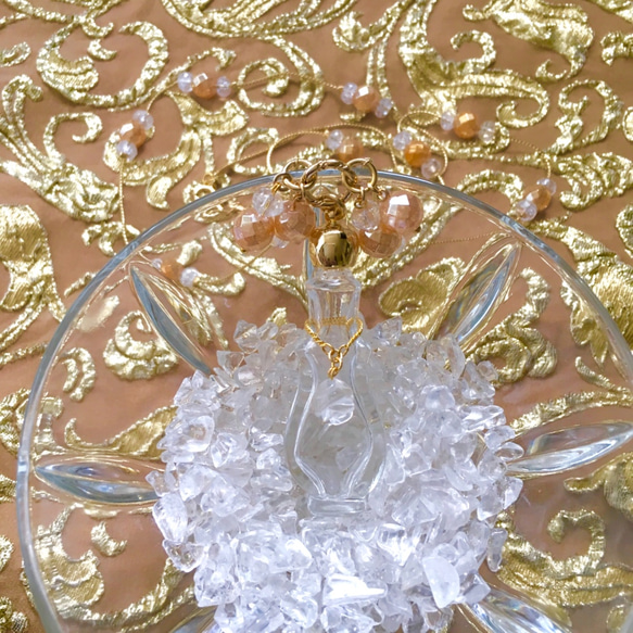 PARFUM No.7☆クリスタルの香水瓶のネックレス☆クラック水晶シャンパンオーラ・クラック水晶ロンデル・水晶 2枚目の画像