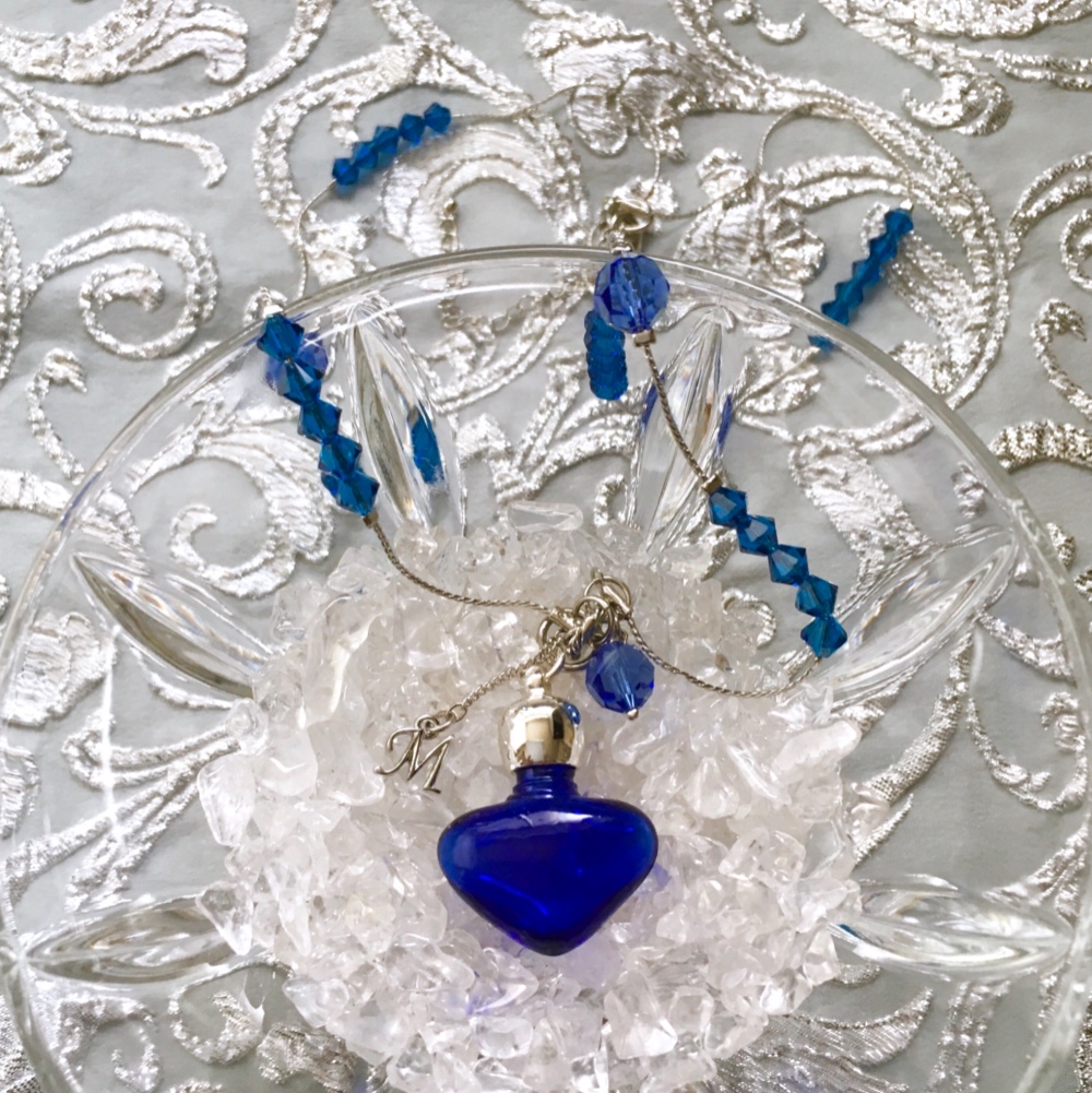 PARFUM No.2☆コバルトブルーの香水瓶のネックレス☆スワロフスキー  サファイヤ・カプリブルー