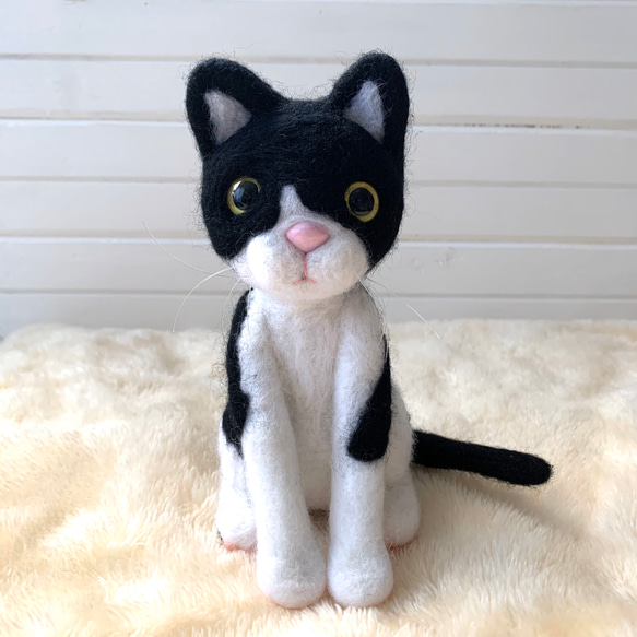 【70％OFF】 オーダー製作 ☆羊毛の猫さんの縫いぐるみ☆黒猫・ハチワレ猫 トップス