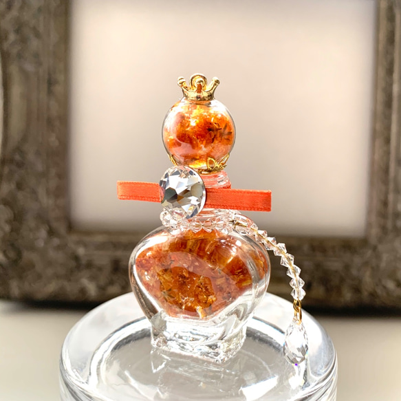 かすみ草とスワロフスキーの香水瓶の置物☆キャメルオレンジ 3枚目の画像