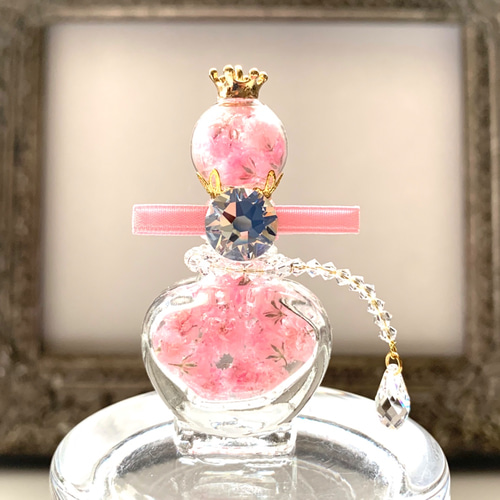 SWAROVSKI社製】 スワロフスキー ‥ 人気 香水瓶モチーフ