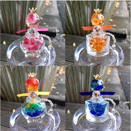 かすみ草とスワロフスキーの香水瓶の置物☆ホワイト その他インテリア