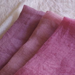 コチニール染め　薄手リネンのストール＜raspberry＞ 4枚目の画像