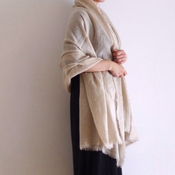 大號植物染色羊毛亞麻披肩&lt;秋葉-核桃&gt; 第3張的照片