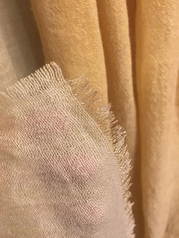 大號植物染色羊毛亞麻披肩&lt;秋葉-核桃&gt; 第5張的照片