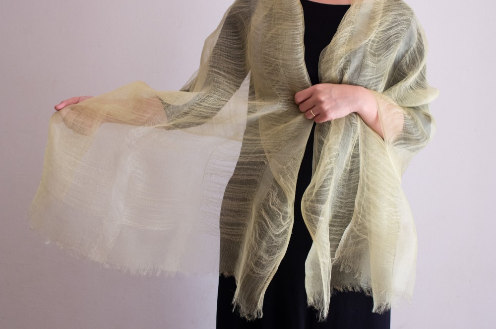 よもぎ染め　シルクのストール