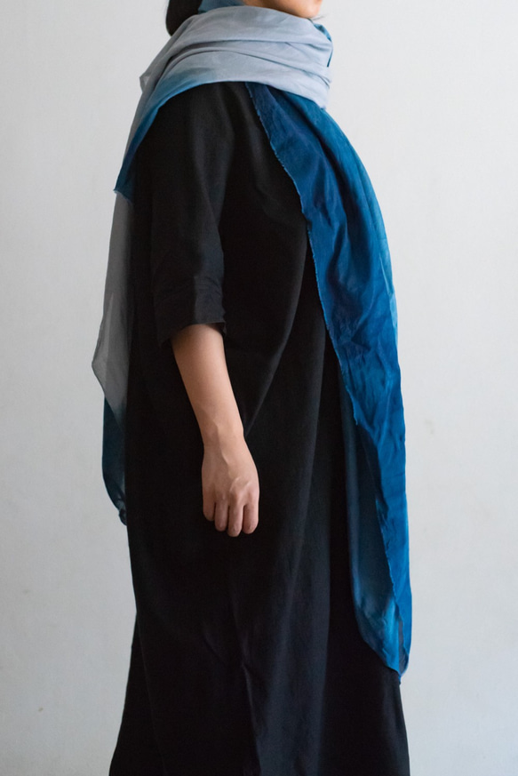 受注生産品＞藍のグラデーション 草木染めシルクコットンの大判