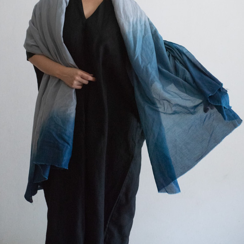 受注生産品＞藍のグラデーション 草木染めシルクコットンの大判
