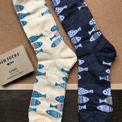 おさかな柄 涼しいリネン素材の靴下 FISH SOCKS フィッシュソックス ユニセックス ネイビーカラー 3枚目の画像