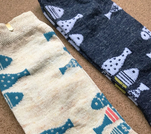 おさかな柄 涼しいリネン素材の靴下 FISH SOCKS フィッシュソックス ユニセックス ネイビーカラー 4枚目の画像