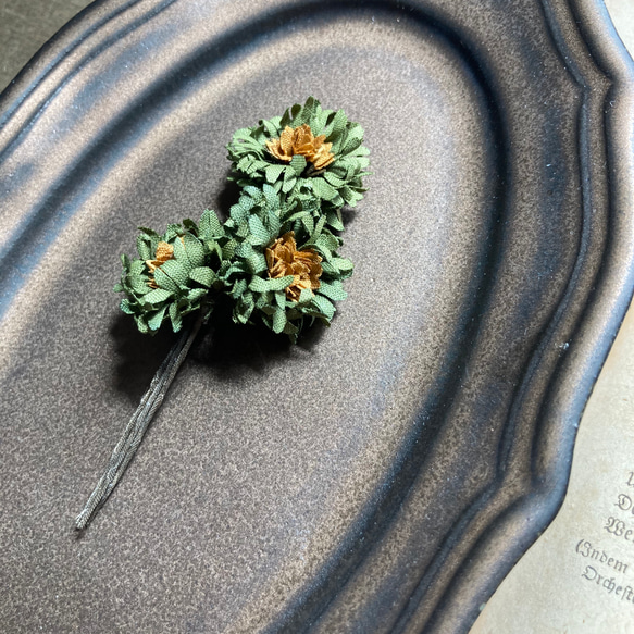 Mini daisy brooch【Ever green】 3枚目の画像