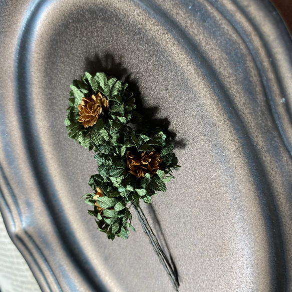 Mini daisy brooch【Ever green】 4枚目の画像