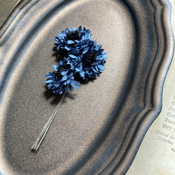 Mini daisy brooch【Royal Blue】 3枚目の画像
