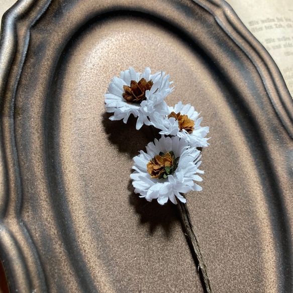 Mini daisy brooch【Snow white】 2枚目の画像