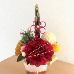 ◆お正月飾りアレンジ◆RT7   深紅ダリア＆金扇子&門松 1枚目の画像