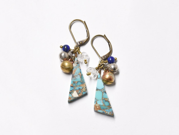 藍色銅綠松石和兩種類型的鈴鐺、herkimer 鑽石、青金石耳環 第4張的照片
