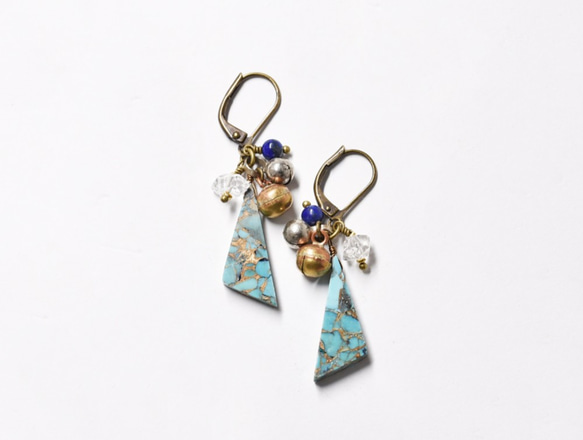 藍色銅綠松石和兩種類型的鈴鐺、herkimer 鑽石、青金石耳環 第5張的照片