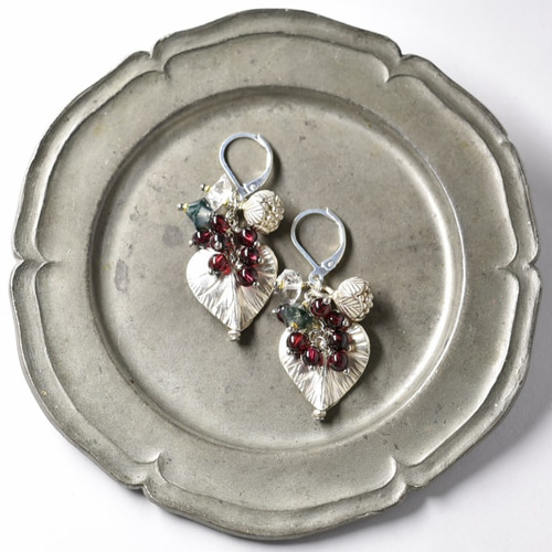 ハート型の葉っぱと蕾カレンシルバー、たわわなガーネット、ハーキマー  