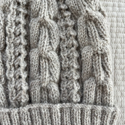 手編みのニット帽⑧ライトグレー 2枚目の画像