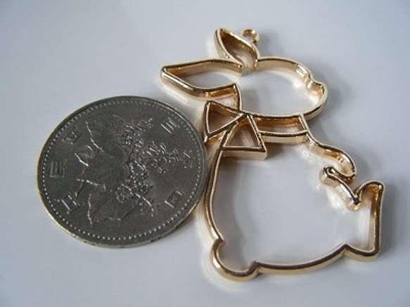 リボンウサギ　マットゴールド　空枠　２個 2枚目の画像