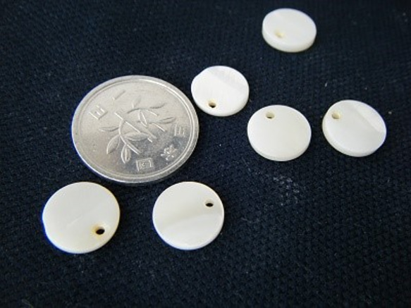 シェルパーツ　天然貝殻　白色　１ｃｍ　１０個入り 2枚目の画像