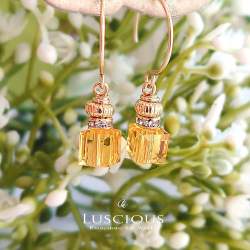 スワロフスキー香水ビン スワロフスキー香水瓶ピアス 14kgf(ライトトパーズ) ピアス（フック