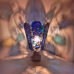 ステンドグラス アクアブルーのおやすみランプ 1枚目の画像