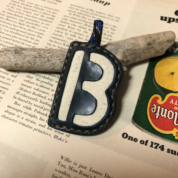 B】レザーイニシャルキーホルダー【ワイヤーキーリング付き 