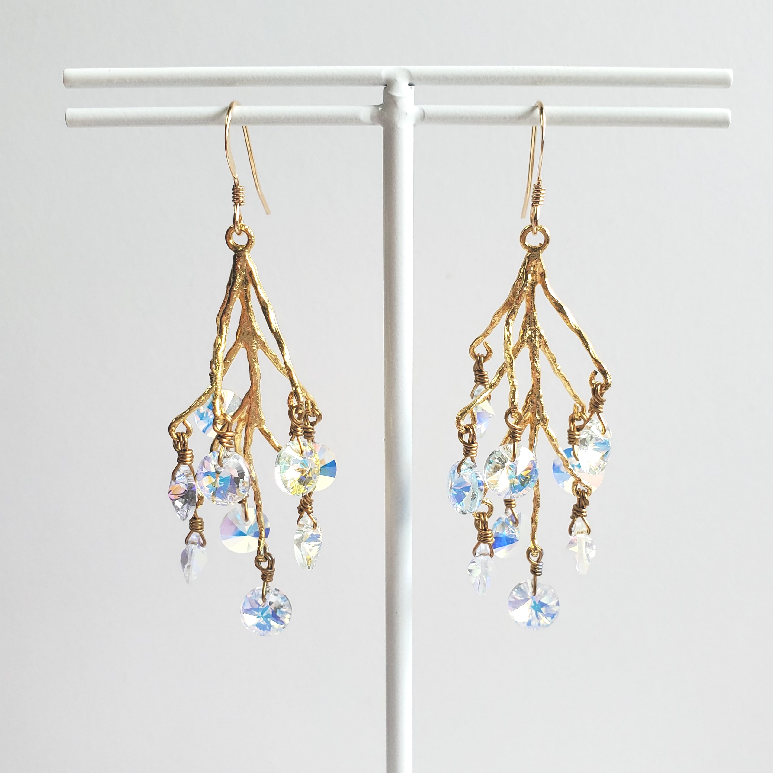 小枝のシャンデリアピアス・イヤリング（14K&スワロフスキー）