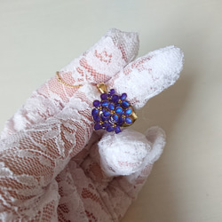 紫陽花の花束ネックレス(瑠璃色) 4枚目の画像