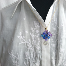 紫陽花のネックレス 「濃藤」 3枚目の画像