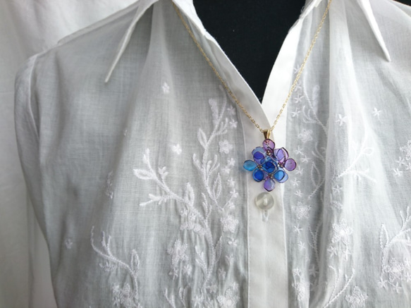紫陽花のネックレス 「濃藤」 3枚目の画像