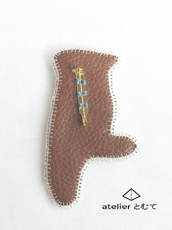 ヒレンジャク　ビーズ刺繍ブローチ 3枚目の画像