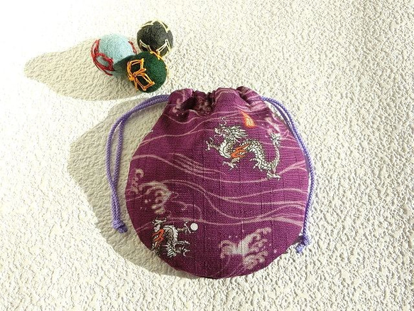 ミニ丸巾着袋 　福龍　紫色　アクセ収納　プレゼントに　 1枚目の画像