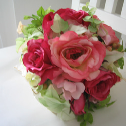 ピンクのバラのロマンチックブーケ 1枚目の画像